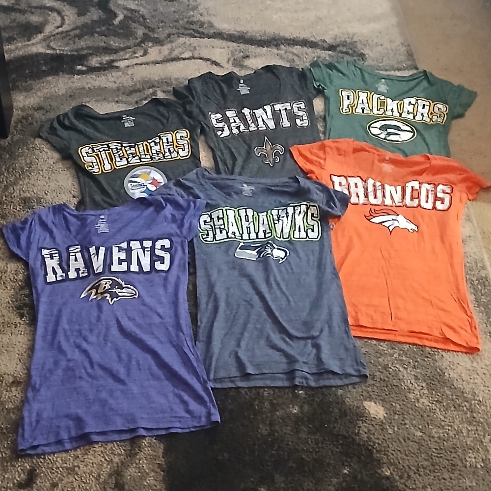 NFL football Team Graphic Tees Women XS
